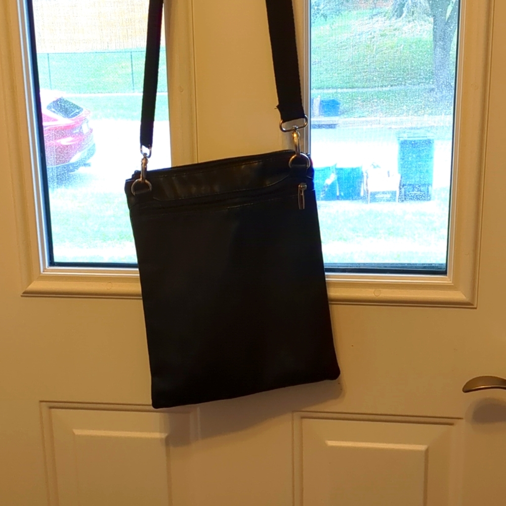 Black shoulder bag